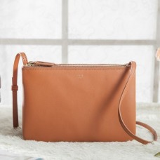 Sac bandoulière Celine Small Trio en cuir de veau marron