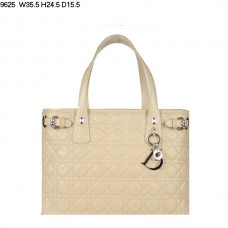 Sac bandoulière Dior Panarea moyen en cuir d'agneau abricot (fermoir doré) 9625