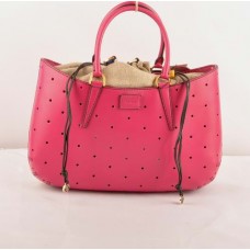 Sac Fendi B Fab Peach Ferrari en cuir perforé, grand modèle, avec poignée supérieure