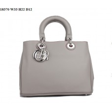 Sac Dior Diorissimo moyen en cuir nappa gris (fermoir argenté) 18370