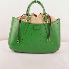 Sac Fendi B Fab vert Ferrari en cuir perforé, grand modèle, avec poignée supérieure