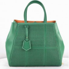 Fendi 2Jours Sac Clinch Bolt en cuir saffiiano vert Fendi 2Jours Sac Clinch Bolt en cuir saffiiano vert