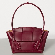 Bottega Veneta Sac Arco 33 Intrecciato En Cuir De Veau Bordeaux