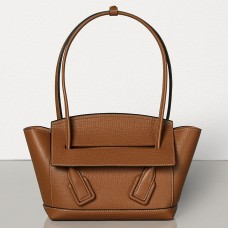 Sac Bottega Veneta Arco 33 en cuir de veau grainé beige