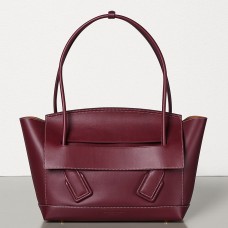 Sac Bottega Veneta Arco 48 en veau français bordeaux Sac Bottega Veneta Arco 48 en veau français bordeaux