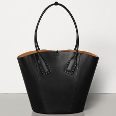 Sac cabas Bottega Veneta moyen en cuir de veau noir