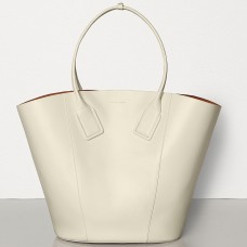 Sac cabas Bottega Veneta moyen en cuir de veau blanc