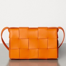 Bottega Veneta Sac Cassette En Cuir D'agneau Orange