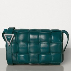 Sac à cassette rembourré Bottega Veneta en cuir de veau vert