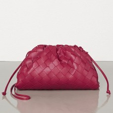 Bottega Veneta Pochette The Pouch 20 En Cuir D'agneau Intrecciato Amaranto