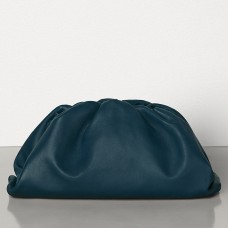 Pochette Bottega Veneta en cuir de veau bleu marine