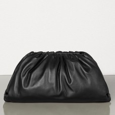 Pochette Bottega Veneta en cuir de veau noir Pochette Bottega Veneta en cuir de veau noir