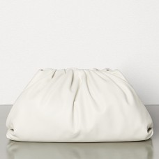 Pochette Bottega Veneta en cuir de veau blanc