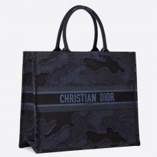 Sac cabas Dior Book en toile brodée camouflage bleue