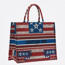 Sac cabas Dior Book en toile brodée du drapeau américain