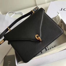 Sac à rabat Dior C'est Dior en cuir de veau noir Sac à rabat Dior C'est Dior en cuir de veau noir