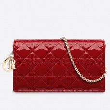 Pochette Lady Dior avec chaîne en veau verni rouge