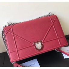 Sac à rabat Dior Diorama en cuir de veau grainé rubis