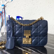 Sac Dior Dioraddict petit modèle à rabat en agneau bleu