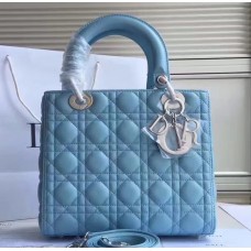 Sac Lady Dior moyen en agneau Celeste