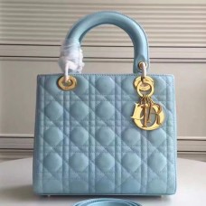 Sac Lady Dior moyen en cuir verni Celeste Sac Lady Dior moyen en cuir verni Celeste