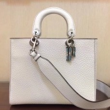 Grand sac Lady Dior en agneau grainé White Canyon Grand sac Lady Dior en agneau grainé White Canyon