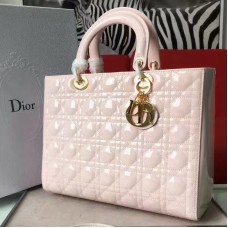 Sac Lady Dior grand format en cuir verni beige