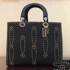 Grand sac Lady Dior en cuir de veau noir clouté Grand sac Lady Dior en cuir de veau noir clouté