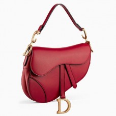 Sac Saddle Dior en cuir de veau rouge