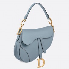 Sac Saddle Dior en cuir de veau grainé bleu ciel