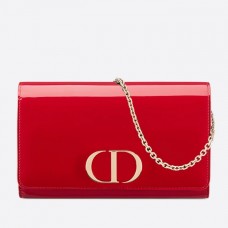 Portefeuille Dior 30 Montaigne à chaîne en veau verni rouge