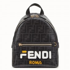 Mini sac à dos Fendi en tissu noir glacé Mini sac à dos Fendi en tissu noir glacé
