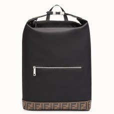 Sac à dos rectangulaire Fendi en nylon noir Sac à dos rectangulaire Fendi en nylon noir